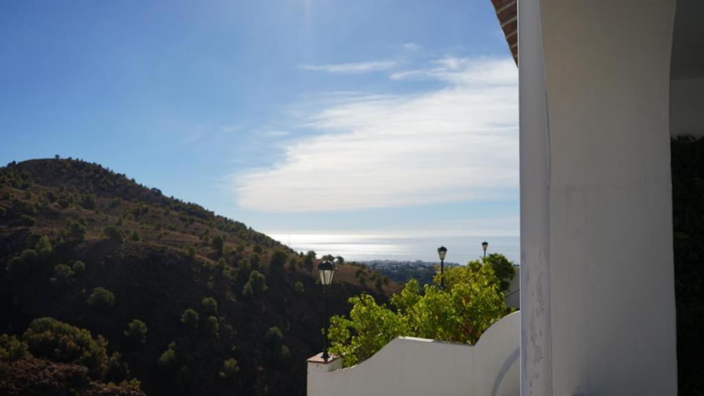 Mirador De La Axarquia Apartment Фригиляна Екстериор снимка
